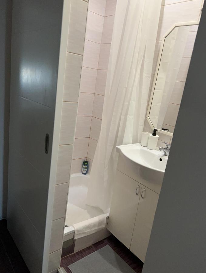Apartman Lena Belgrado Buitenkant foto